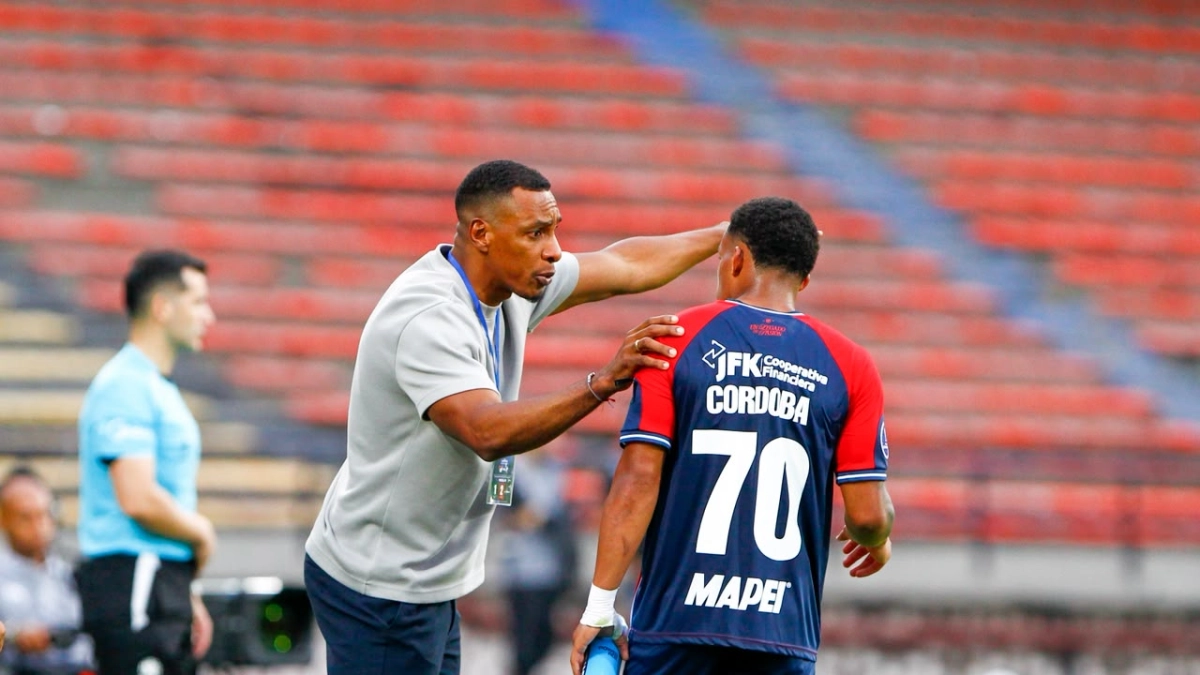 Luis Amaranto Perea fue autocrítico en Medellín y lamentó errores que los tienen penando en Liga