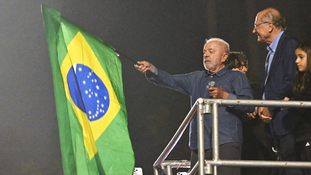 Noticias de la victoria de Lula da Silva sobre Bolsonaro en segunda vuelta presidencial en Brasil: líderes mundiales felicitan a Lula por reelección